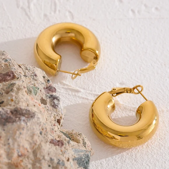Chunky Minimalist Hoop Earrings - Picture 3 of 7